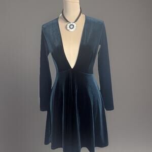 American Apparel |Size M | Deep V | Dark Emerald Green Velvet Skater Dress